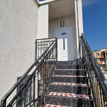 Apartman Neiras *