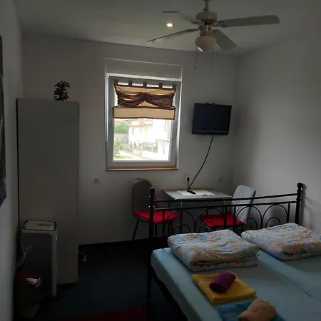 Neiras Apartment *