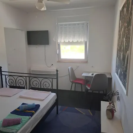 Apartman Neiras *